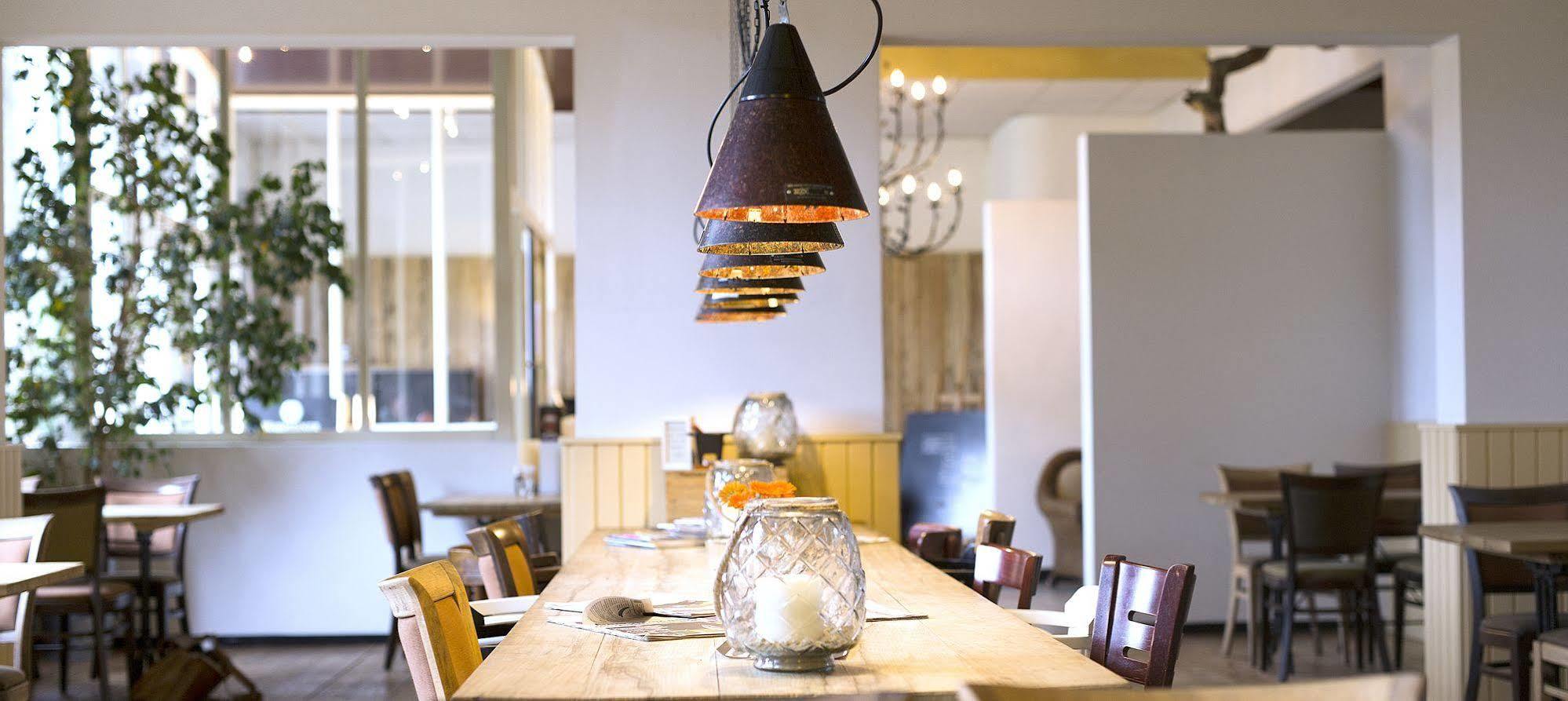 Hotel Restaurant 'De Oorsprong' Sint Nicolaasga Exterior photo